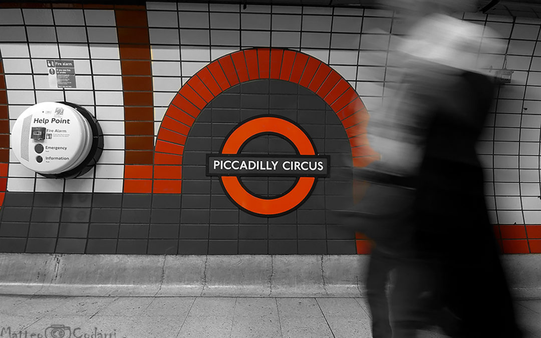 La Londra di sotto, che spettacolo per la streetphoto. Impossibile non innamorarsi
